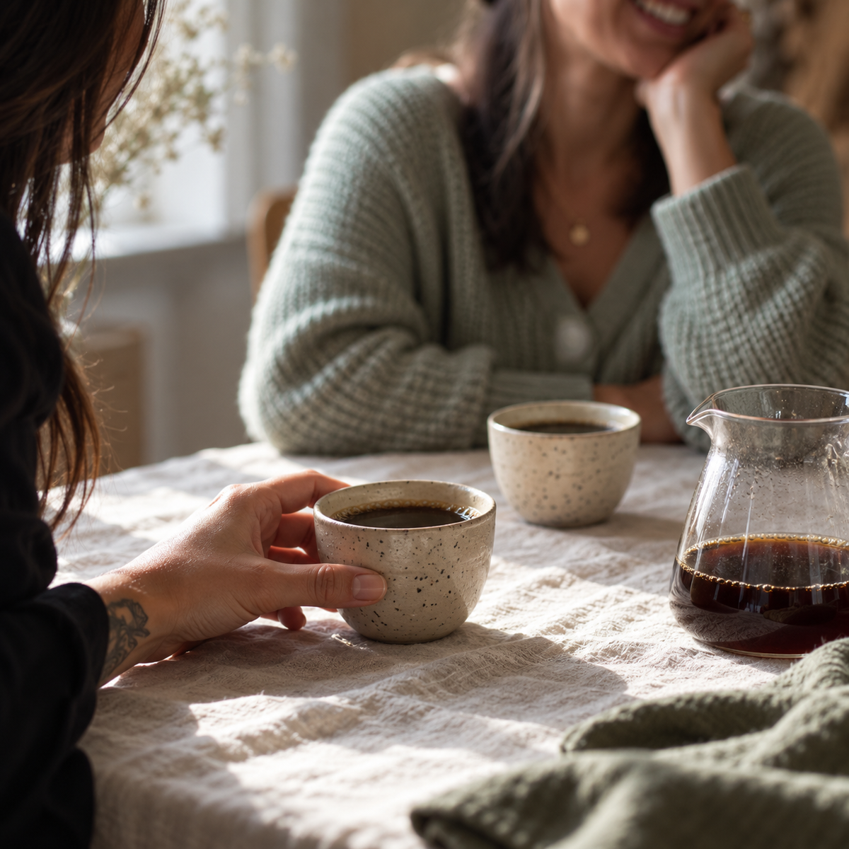 LOS PATIOS SCARLET – coffee serving suggestion